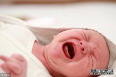 婴儿是否因为在气管中而呼气两次？